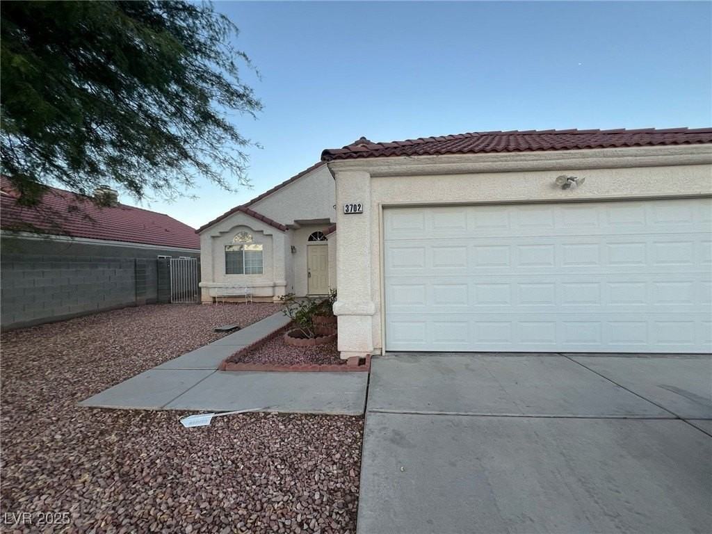 3702 Rose Canyon Dr - Photo 3 of 27