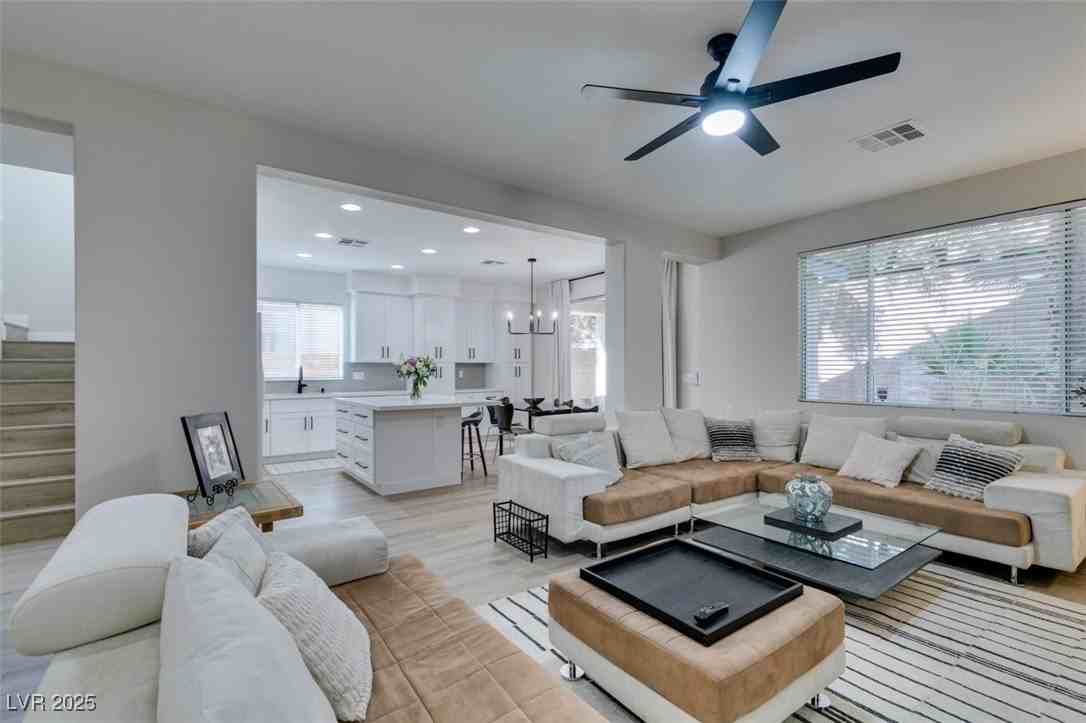 1013 Newbold St - Photo 7 of 32