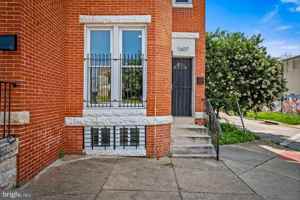 featured image of 1607 Clifton Ave