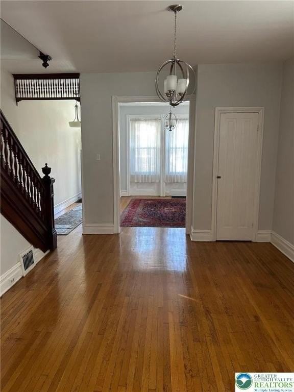 621 Center Street - Photo 7 of 11