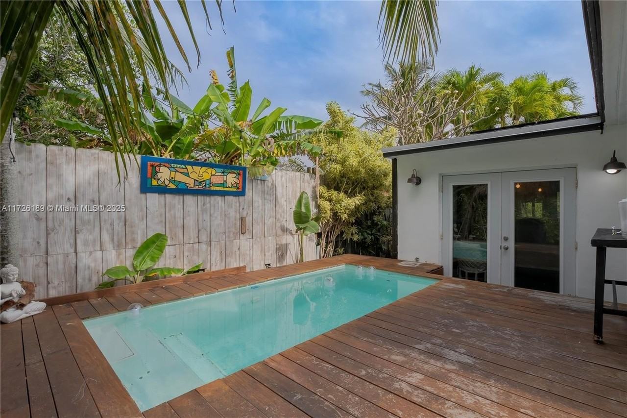 1174 Garfield St - Photo 5 of 43