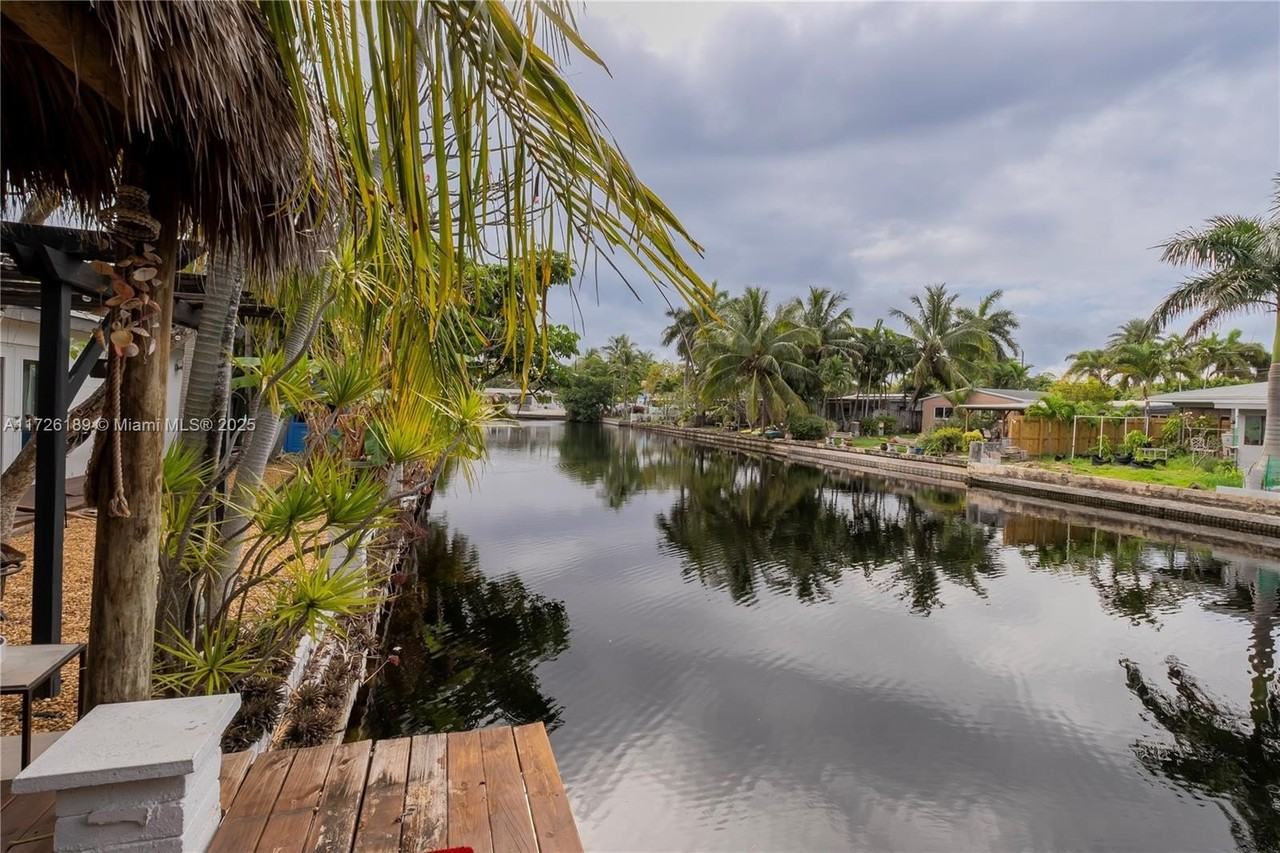 1174 Garfield St - Photo 6 of 43