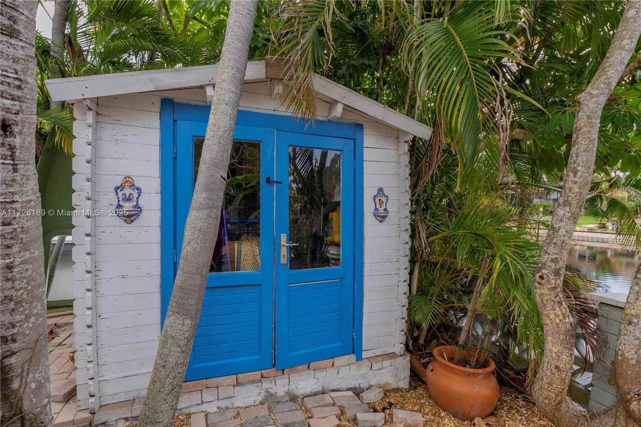 1174 Garfield St - Photo 7 of 43