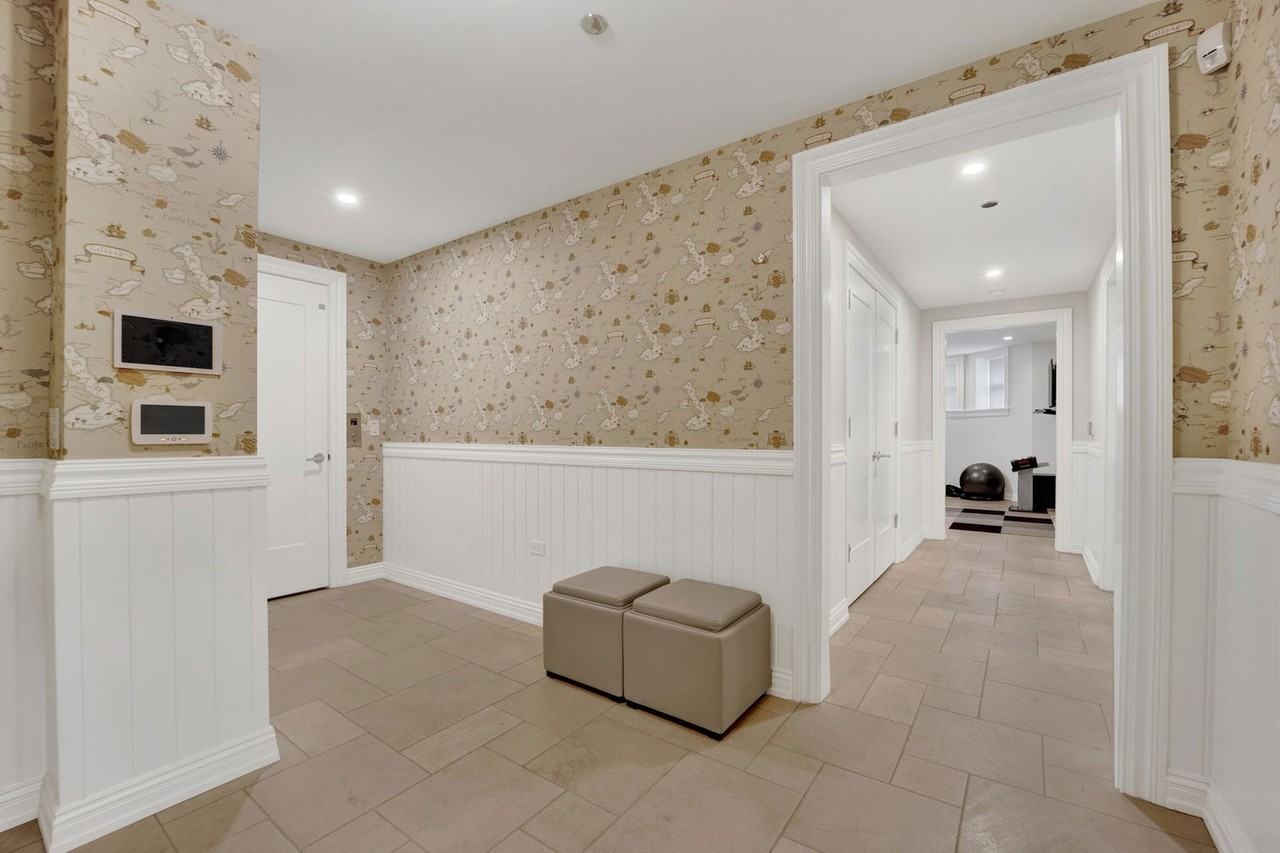 103 E Chestnut St #103 - Photo 5 of 8