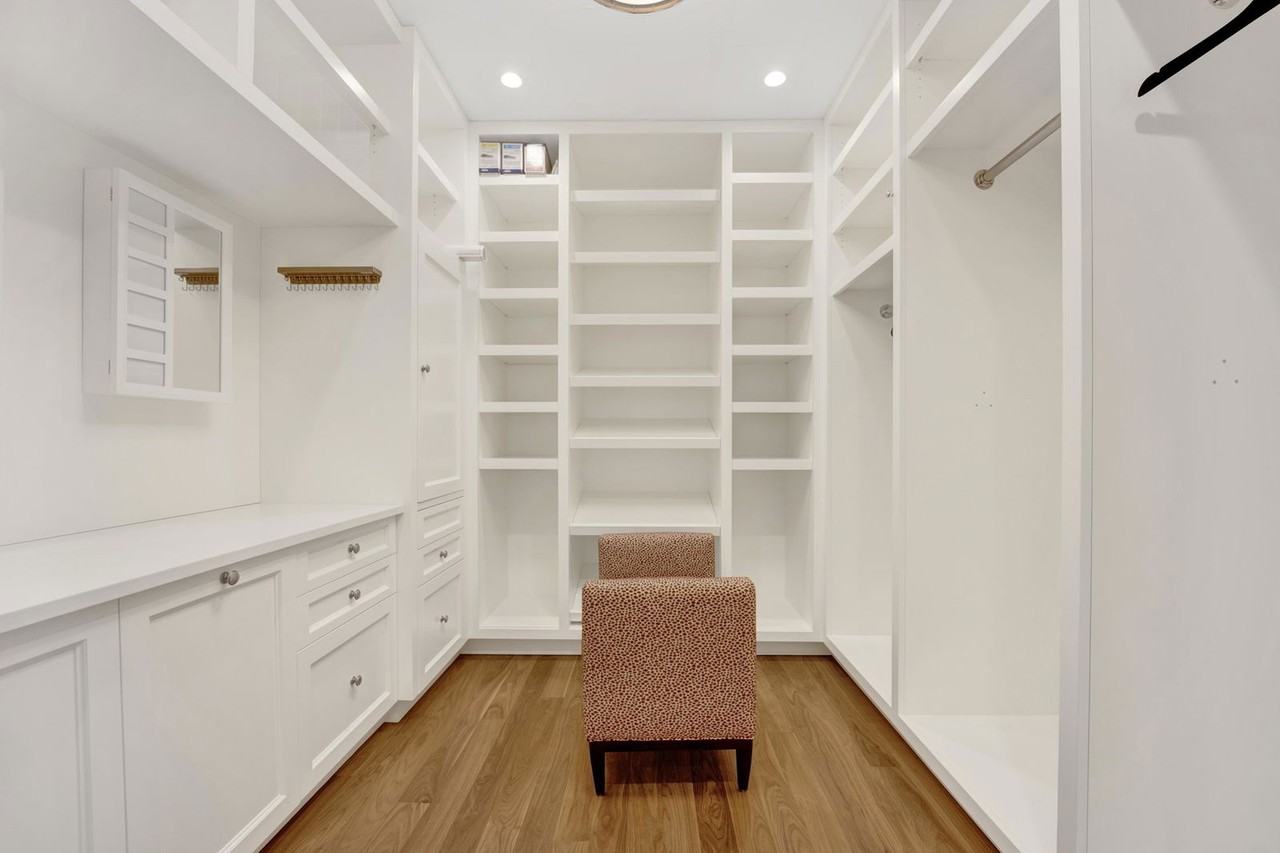 103 E Chestnut St #103 - Photo 6 of 8