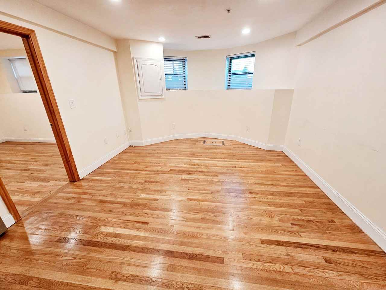 1801 Beacon St #18 - Photo 5 of 8