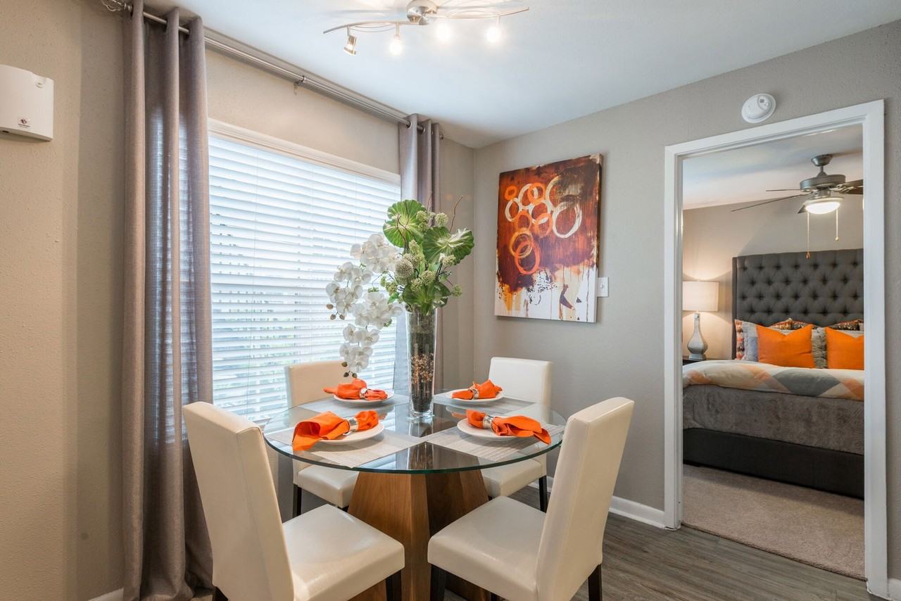 920 Lawrence St - Photo 5 of 5