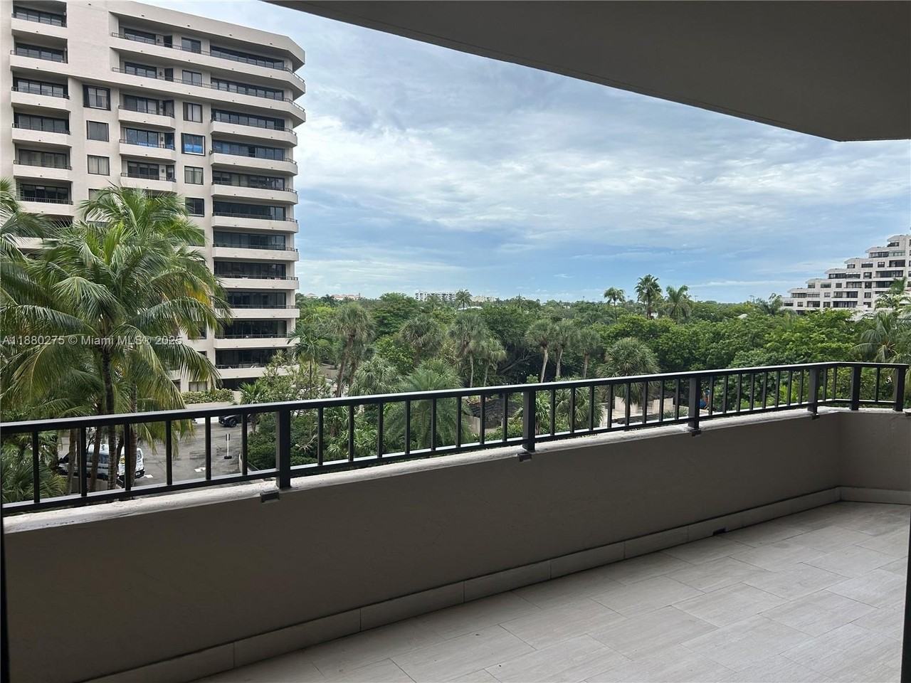 251 Crandon Blvd #424 - Photo 3 of 23