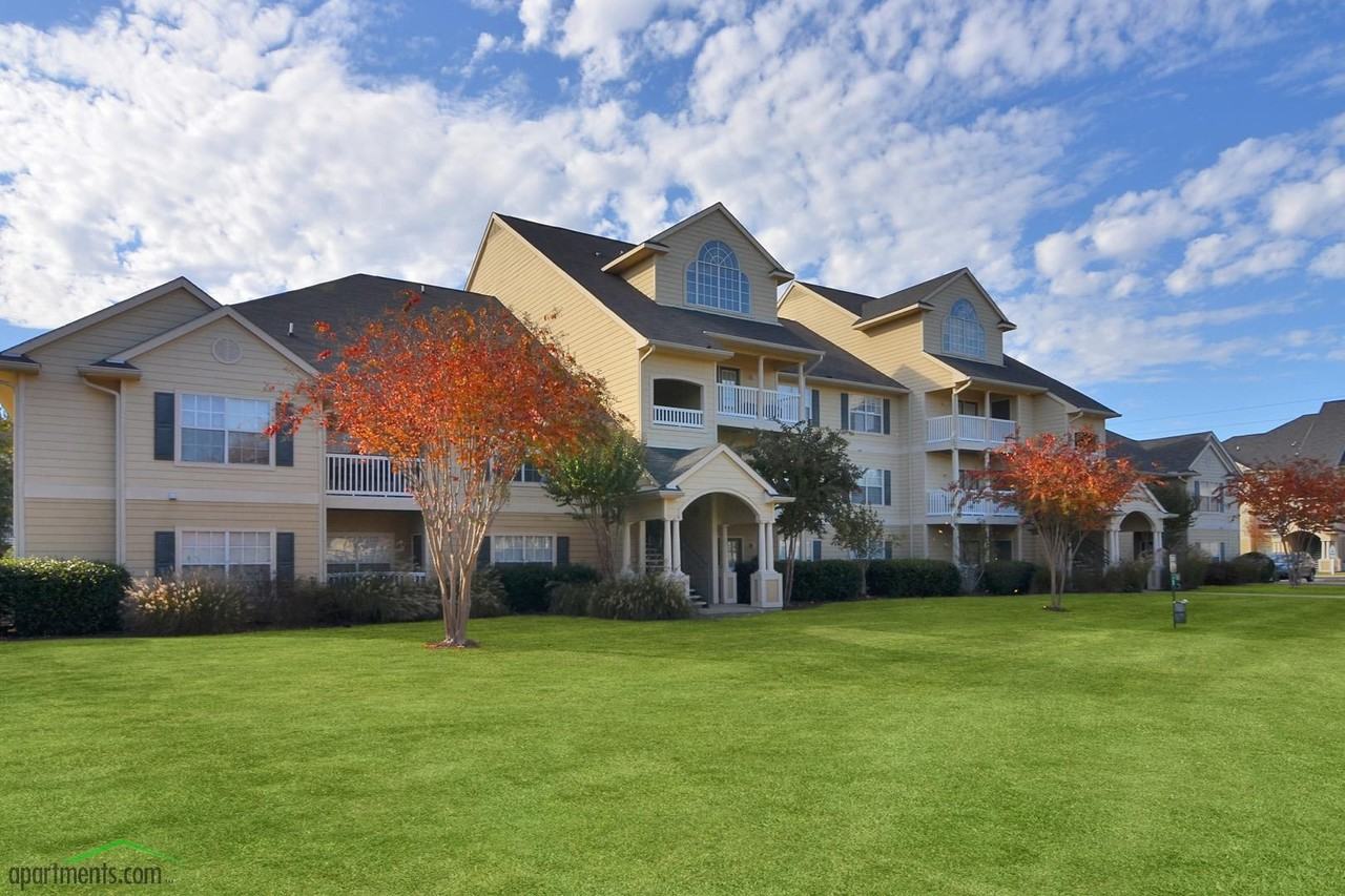 Camellia Trace Apartment Homes - Photo 2 of 9