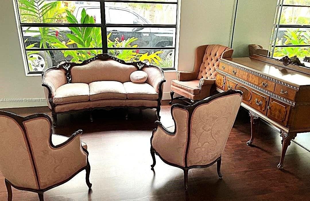 11480 Southwest 98th Street - Photo 2 of 17