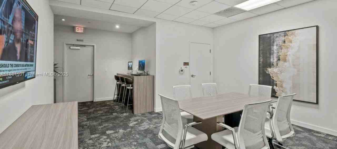 591 Evernia St #B4 - Photo 4 of 36