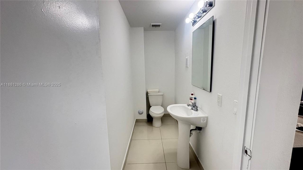 25874 Sw 139th Ct #25874 - Photo 4 of 11