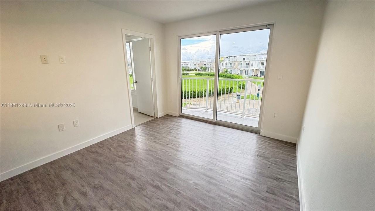 25874 Sw 139th Ct #25874 - Photo 5 of 11