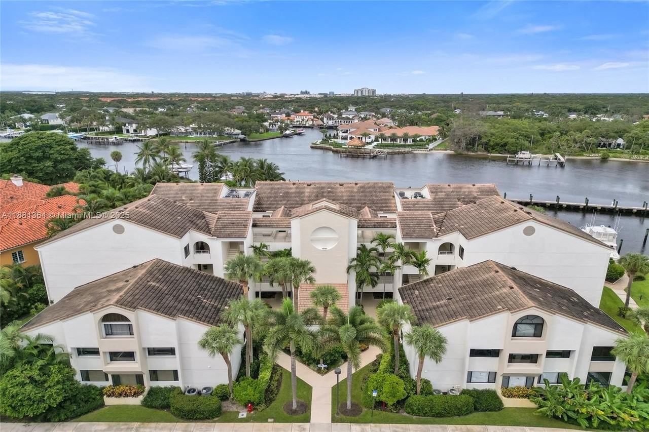 925 Oak Harbour Drive #925 - Photo 2 of 50