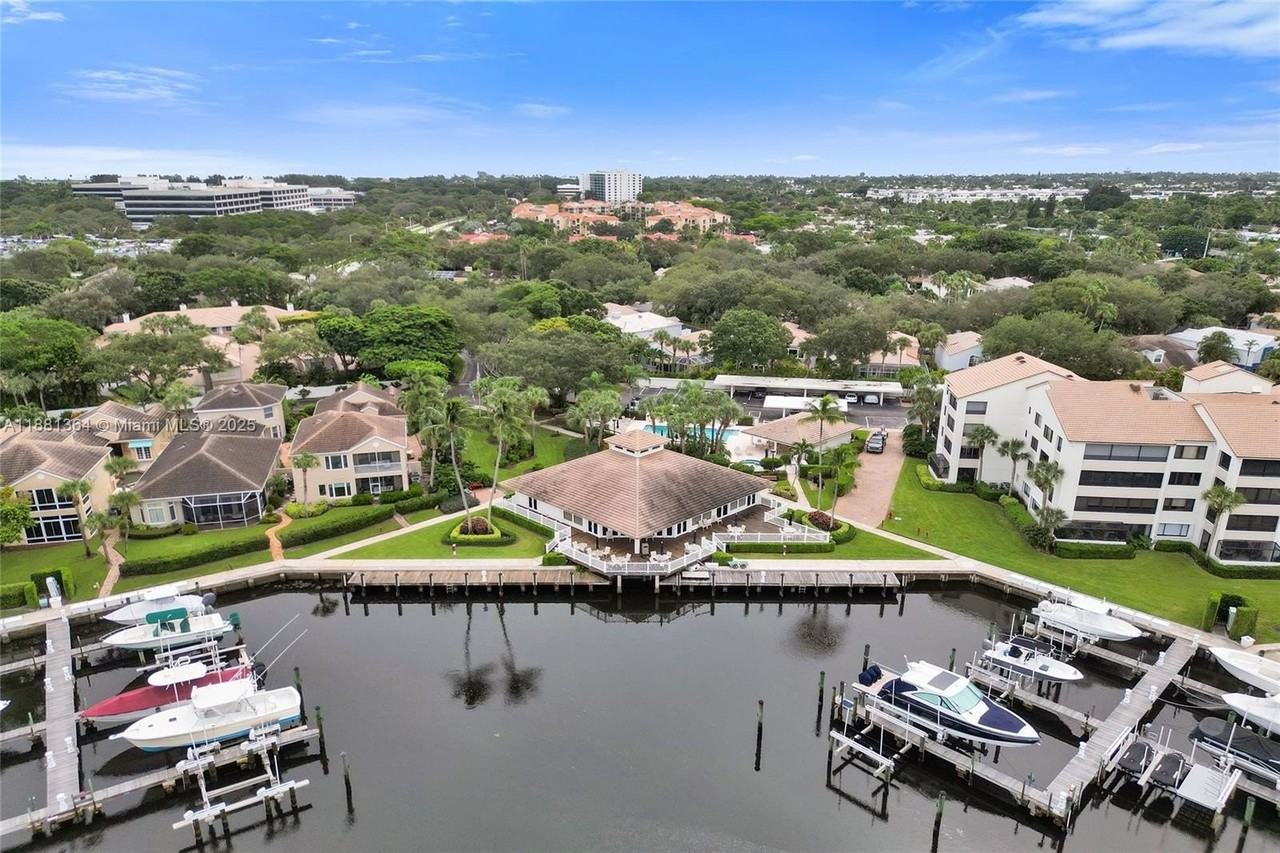 925 Oak Harbour Drive #925 - Photo 3 of 50