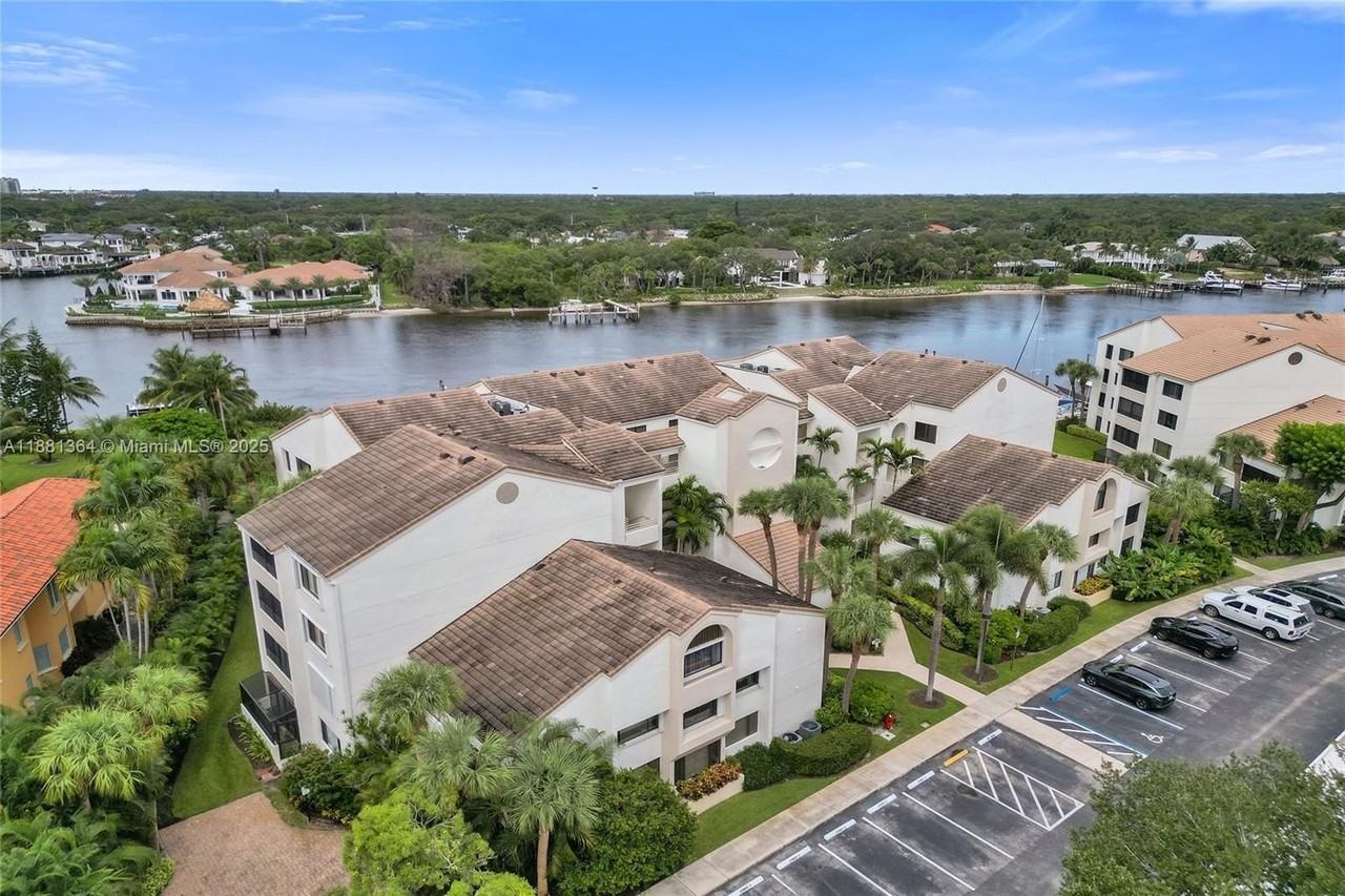 925 Oak Harbour Drive #925 - Photo 6 of 50