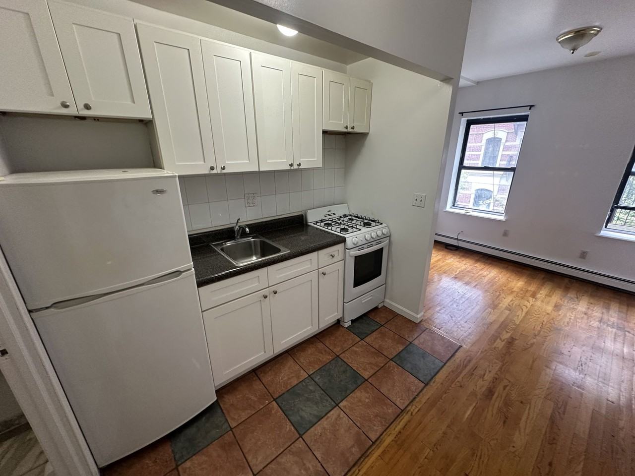 Orchard St #3C - Photo 2 of 8