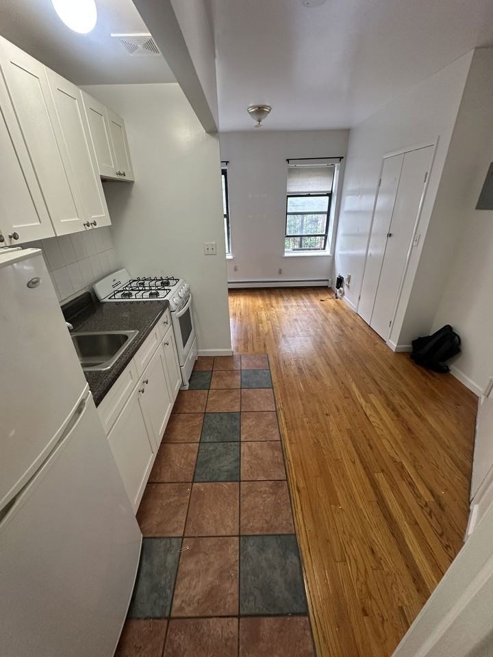 Orchard St #3C - Photo 3 of 8