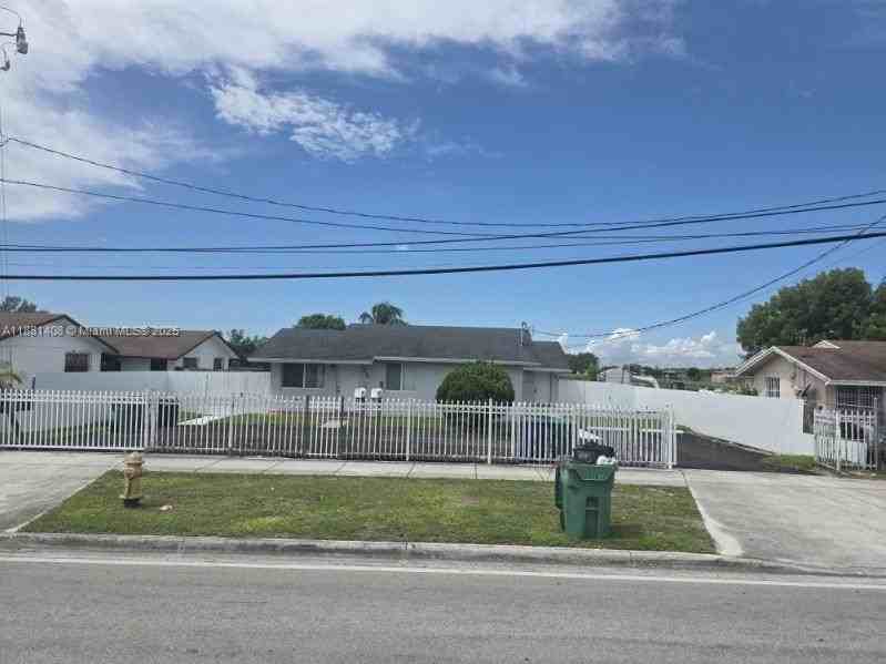 11624 Nw 17th Ave #11624 - Photo 2 of 24