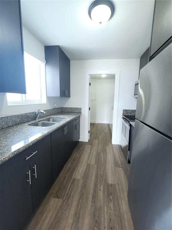 11624 Nw 17th Ave #11624 - Photo 7 of 24