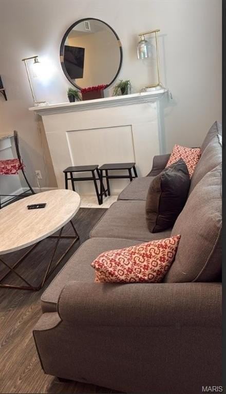 3854 Folsom Ave #2F - Photo 2 of 9