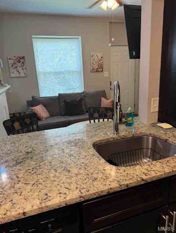 3854 Folsom Ave #2F - Photo 7 of 9