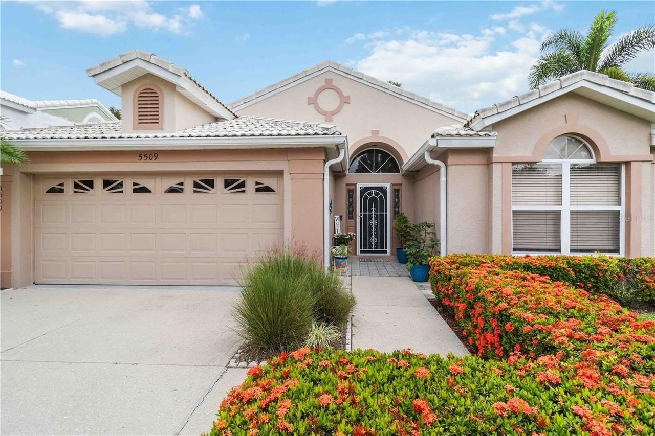 5509 83rd Ter E - Photo 4 of 50