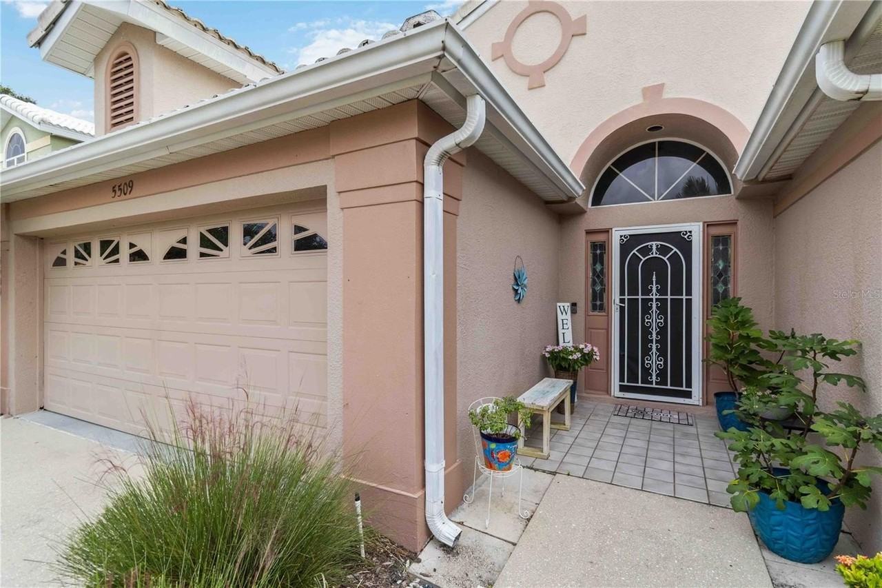 5509 83rd Ter E - Photo 5 of 50