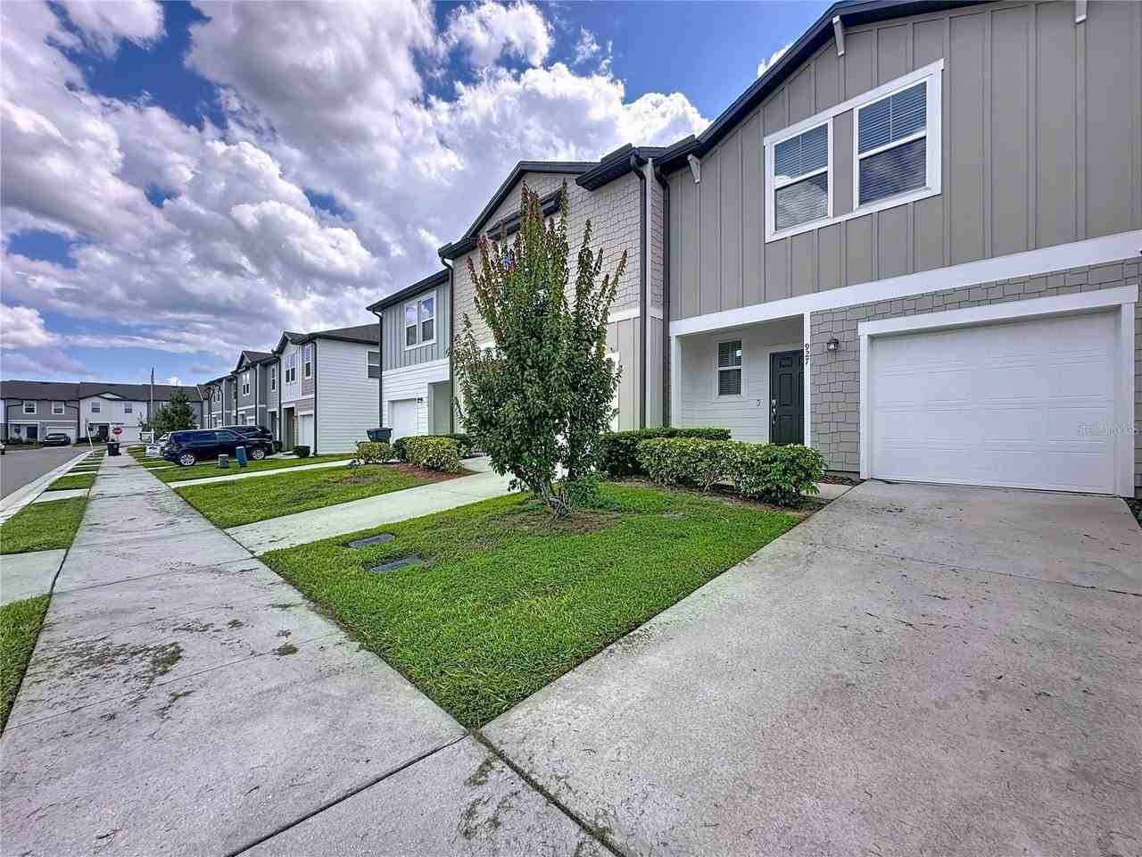 927 Grandin St - Photo 2 of 34