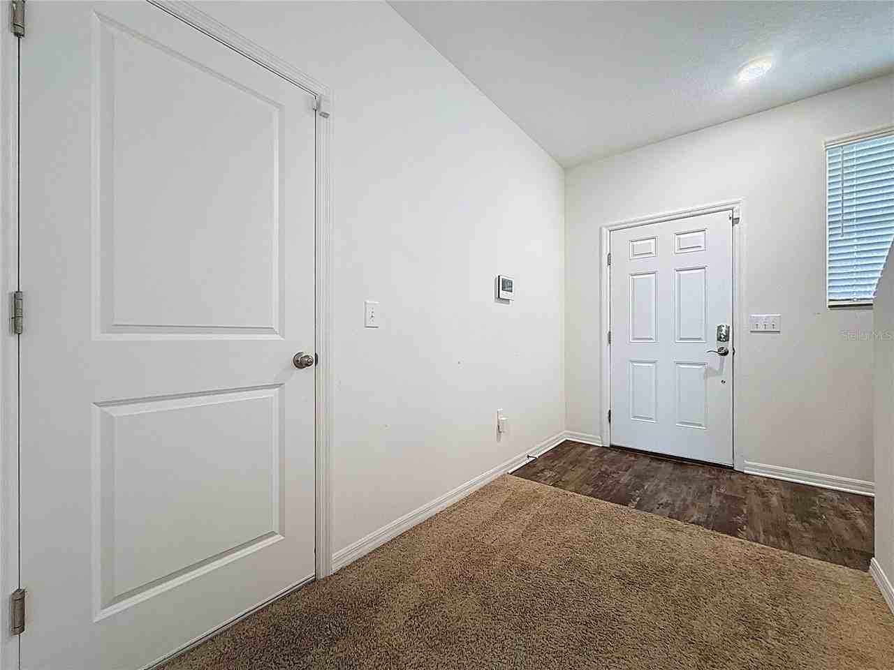 927 Grandin St - Photo 7 of 34