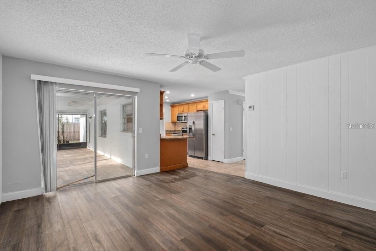 6928 Sugarbush Dr - Photo 2 of 24