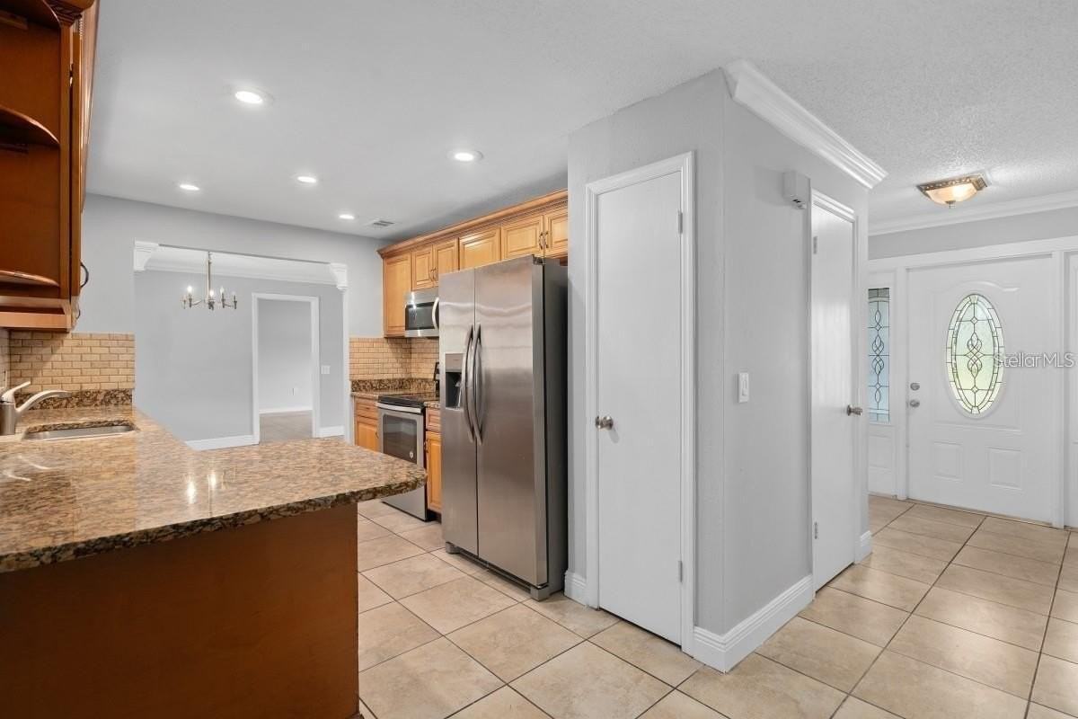 6928 Sugarbush Dr - Photo 4 of 24