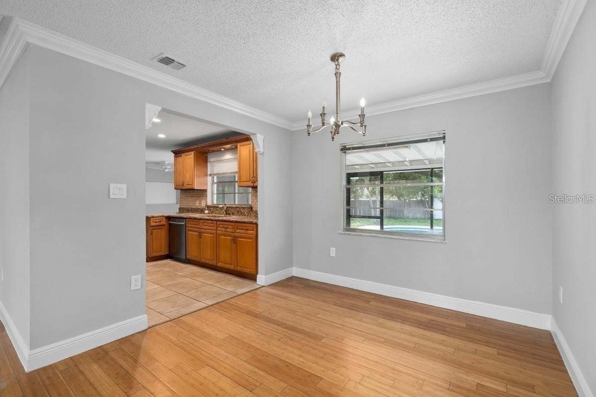 6928 Sugarbush Dr - Photo 5 of 24