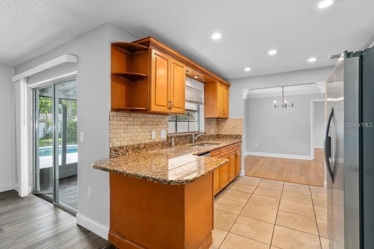 6928 Sugarbush Dr - Photo 6 of 24