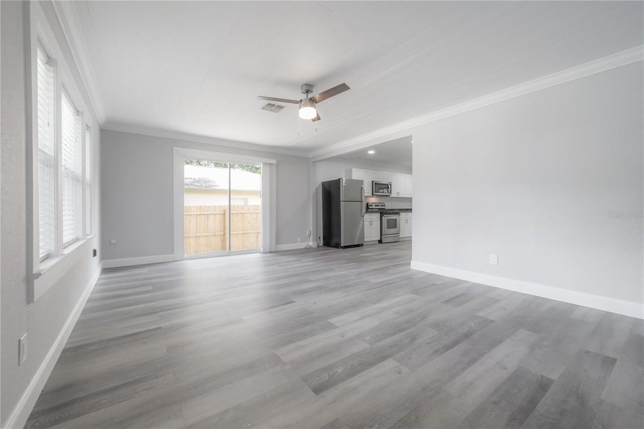 1415 E Hanna Ave - Photo 7 of 30