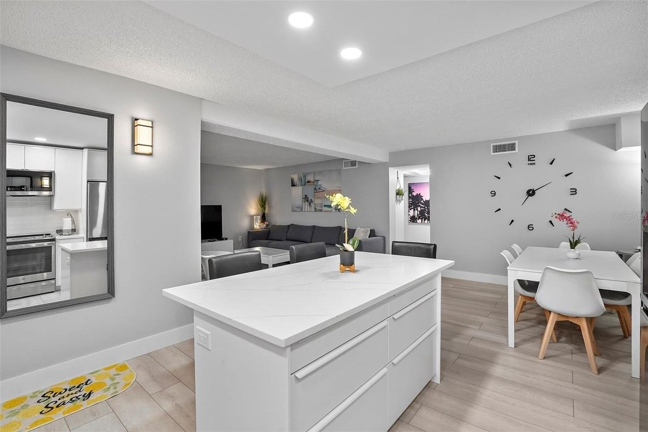 10540 77th Ter #214 - Photo 7 of 23