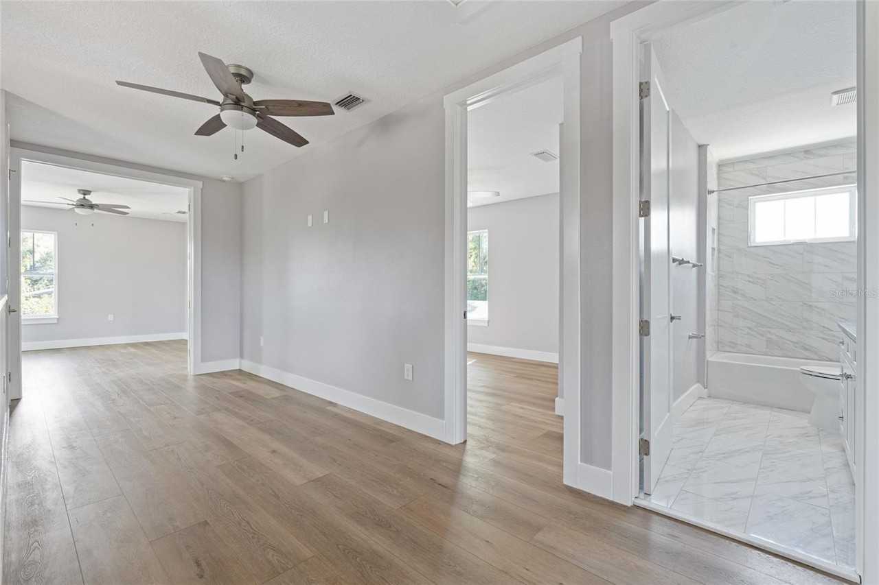 3161 Emerson Ave S - Photo 6 of 12