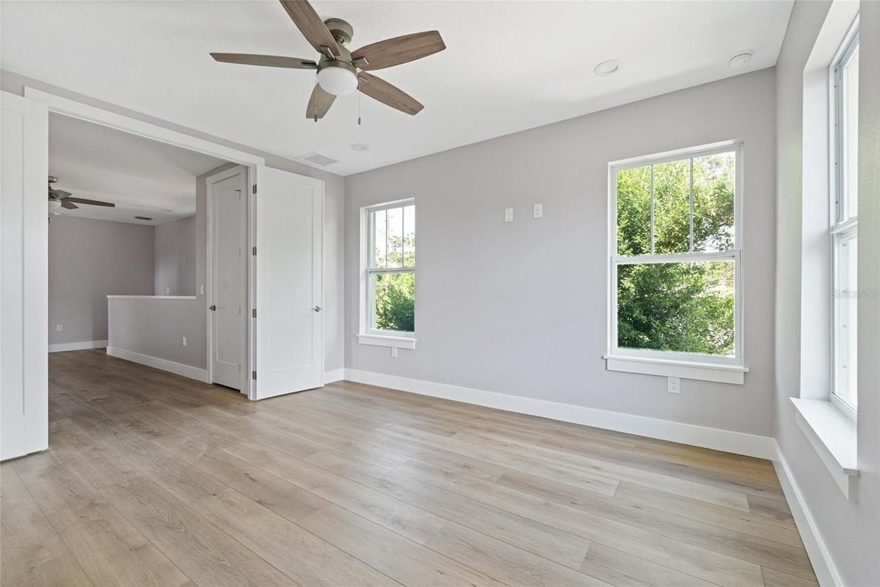 3161 Emerson Ave S - Photo 7 of 12