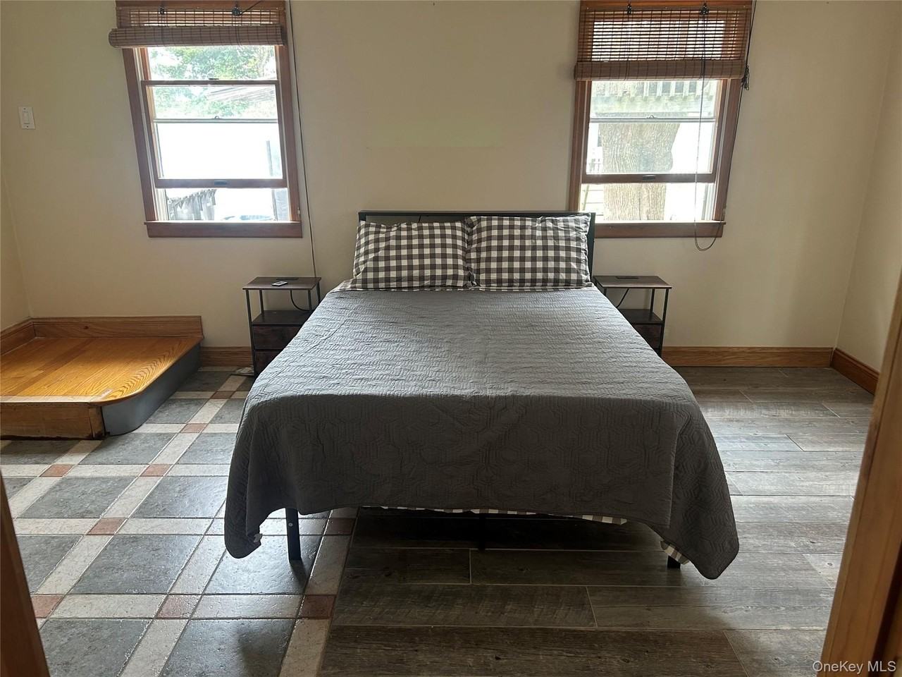 239 Curtin Ave - Photo 5 of 6