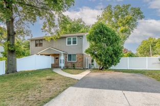 72 Tudor Ln - Photo 1 of 1