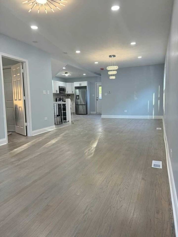 10847 S Eggleston Ave - Photo 3 of 14