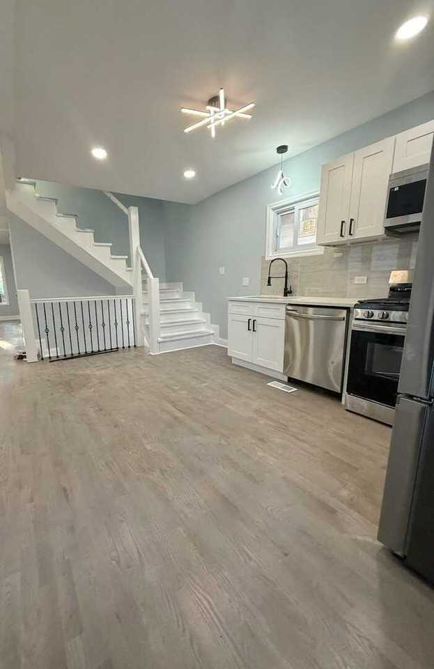 10847 S Eggleston Ave - Photo 4 of 14