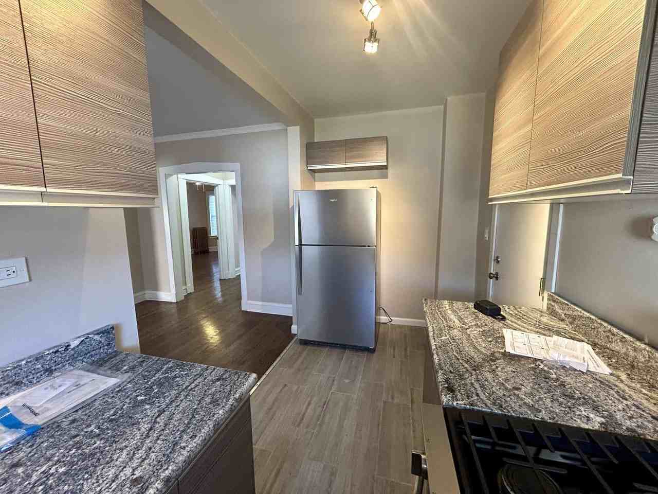 6634 S Greenwood Ave #1A - Photo 7 of 15