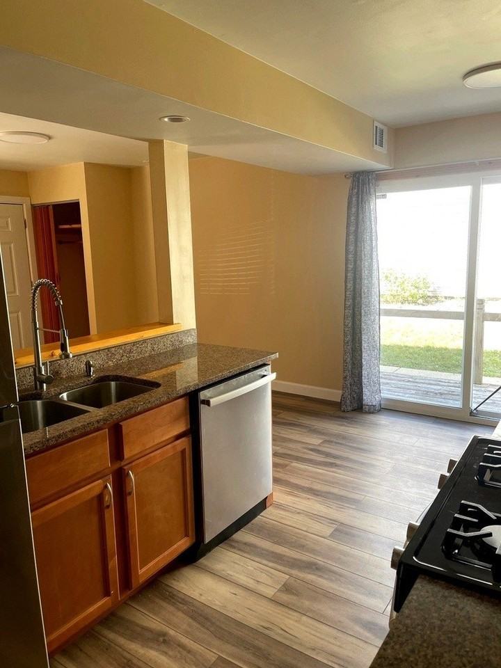 674 Cleo Ct #674 - Photo 5 of 19