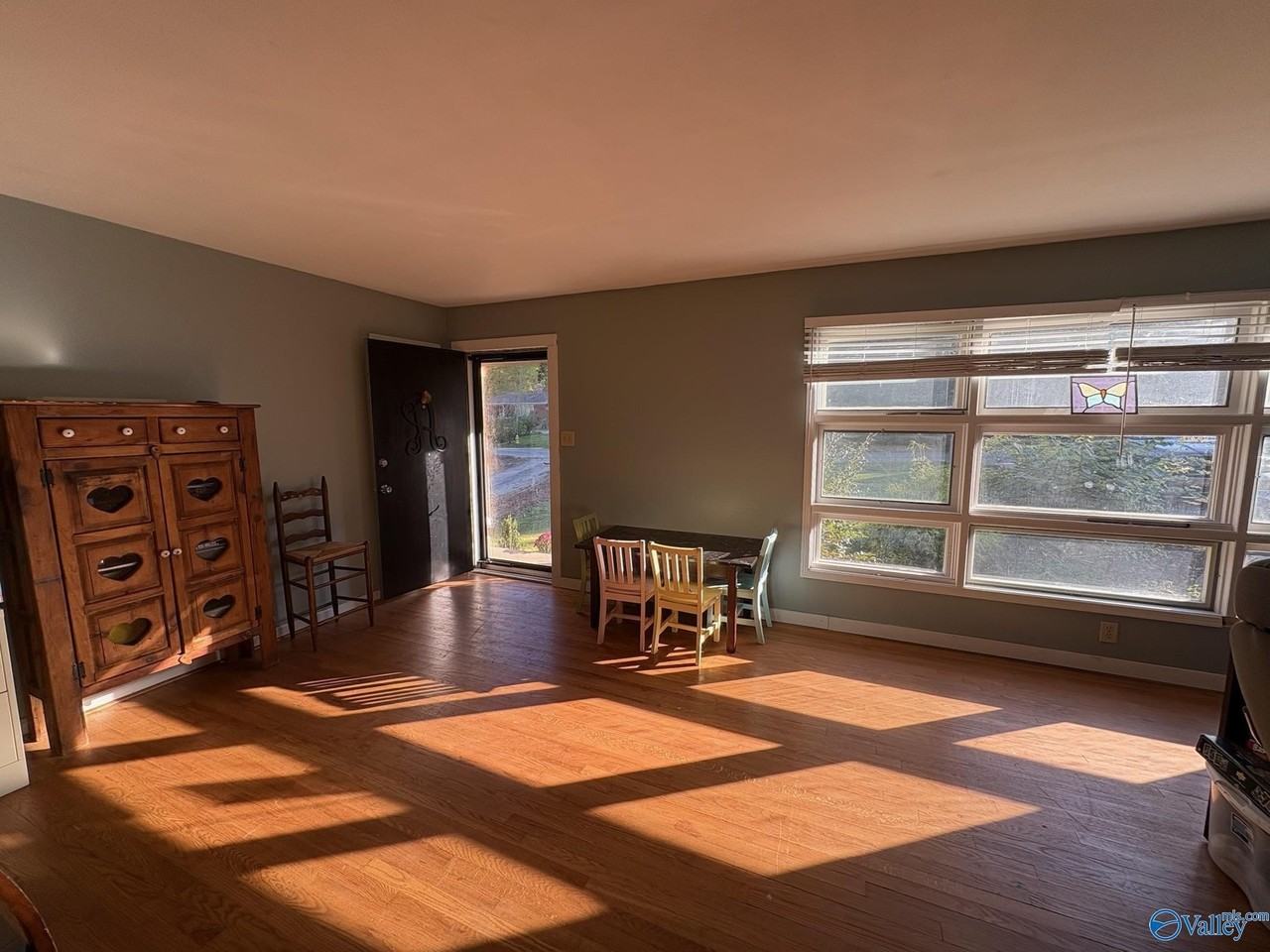 4728 Panorama Drive Southeast - Photo 6 of 20