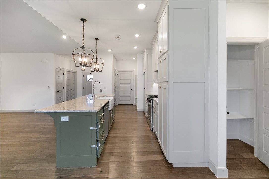 1001 Laux Ln - Photo 3 of 22