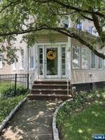 featured image of 211 Paterson Ave 2nd Fl