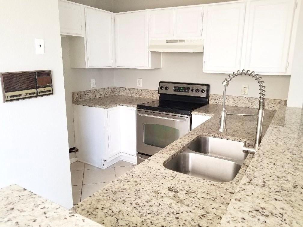 906 Fairbanks Circle - Photo 6 of 18