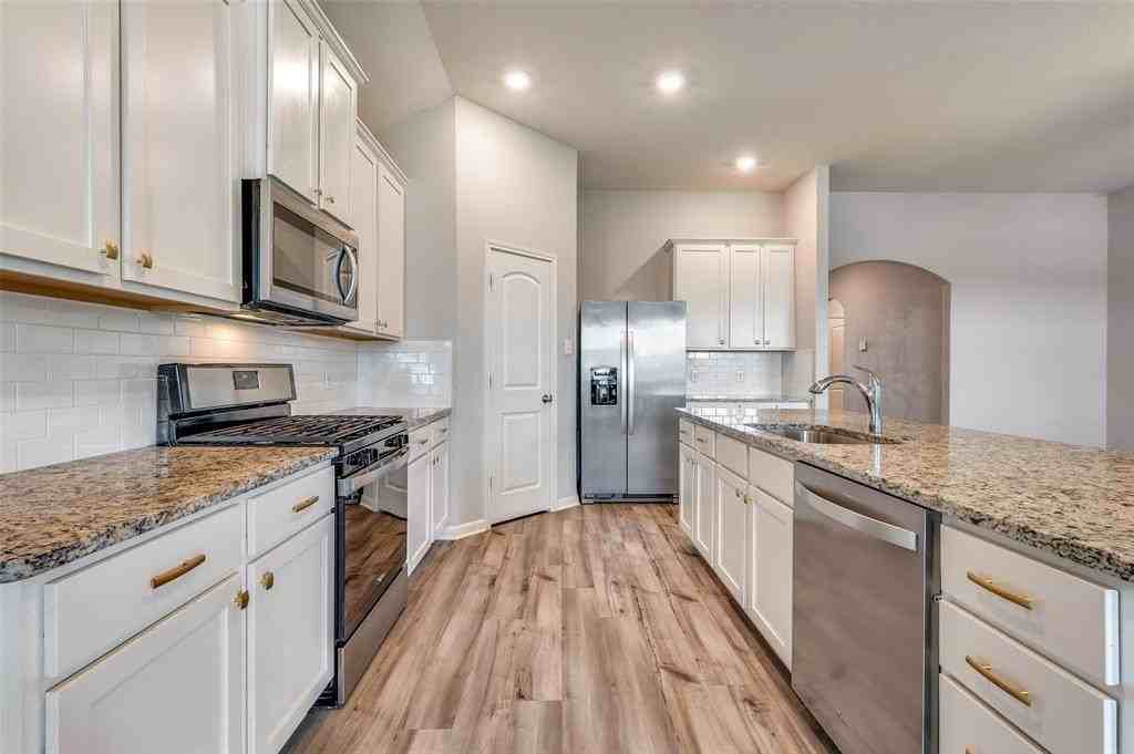 421 Harbor Oaks Dr - Photo 5 of 18