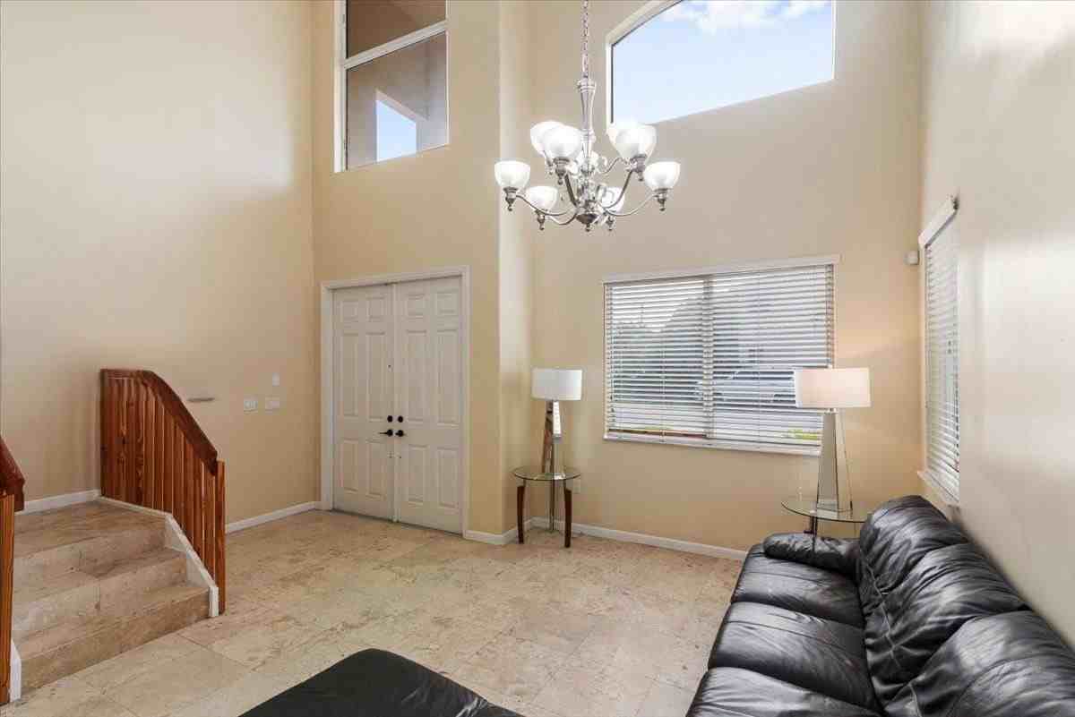 Sw 166th Ct - Photo 5 of 8